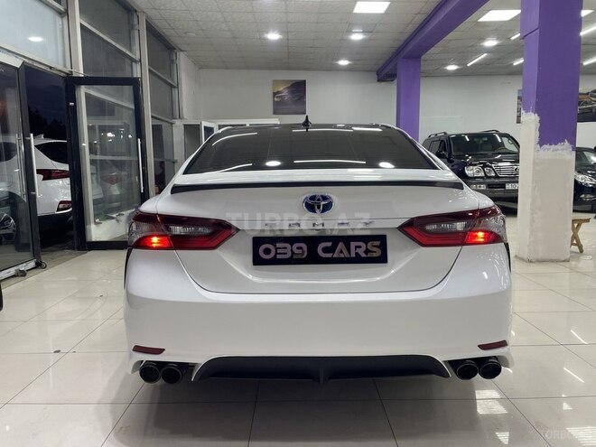 Toyota Camry-12