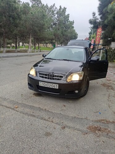 Toyota Corolla 2004, 470,000 km - 1.4 л - Bakı