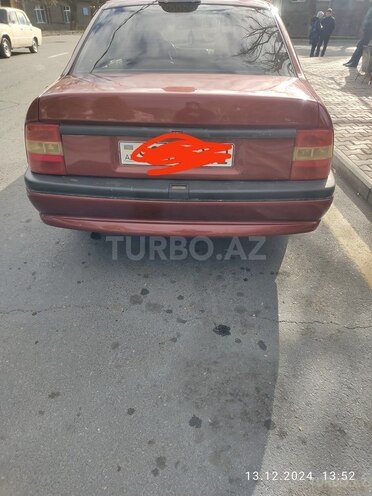 Opel Vectra 1994, 400,000 km - 2.0 l - Qax