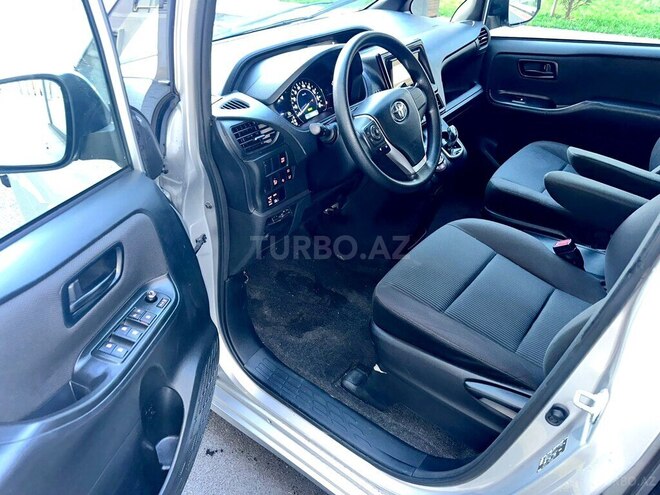 Toyota Noah 2018, 72,000 km - 1.8 l - Bakı