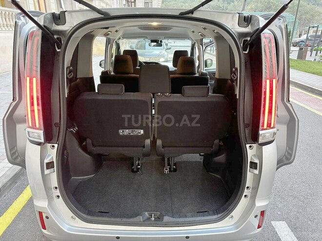 Toyota Noah 2018, 72,000 km - 1.8 l - Bakı