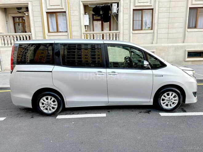 Toyota Noah 2018, 72,000 km - 1.8 l - Bakı