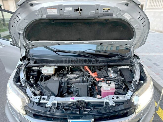 Toyota Noah 2018, 72,000 km - 1.8 l - Bakı
