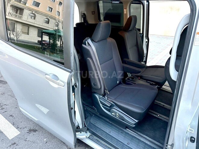 Toyota Noah 2018, 72,000 km - 1.8 l - Bakı