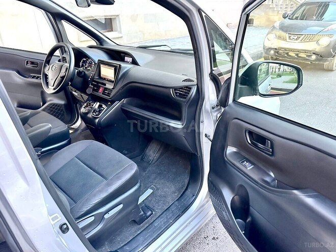 Toyota Noah 2018, 72,000 km - 1.8 l - Bakı