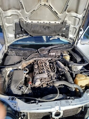 Mercedes E 220 d 1998, 568,800 km - 2.2 l - Sabirabad