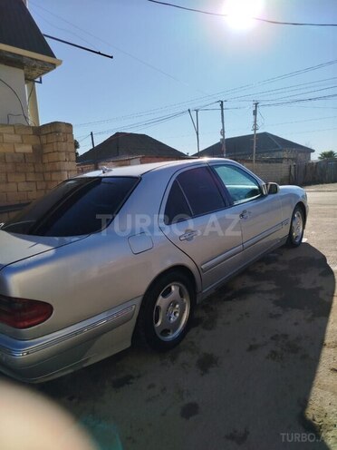 Mercedes E 220 d 1998, 568,800 km - 2.2 l - Sabirabad