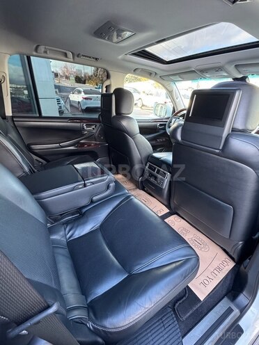 Lexus LX 570-11