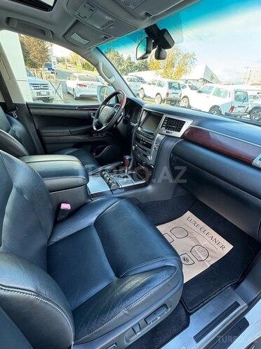 Lexus LX 570-10