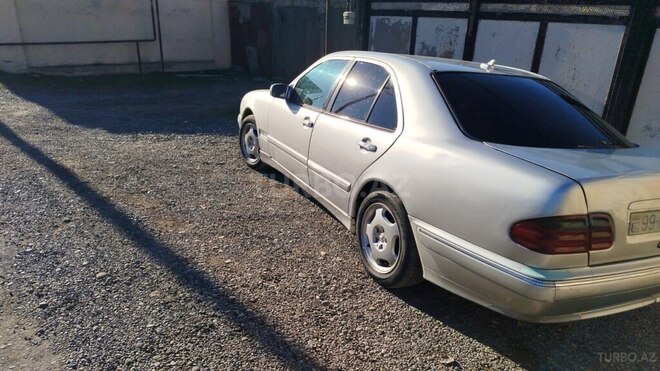Mercedes E 220 d 1998, 568,800 km - 2.2 l - Sabirabad