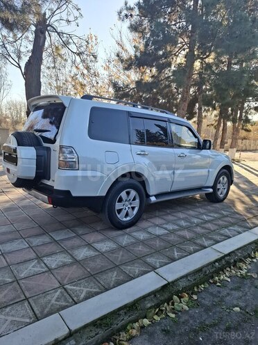 Mitsubishi Pajero 2008, 180,370 km - 3.0 л - Ucar