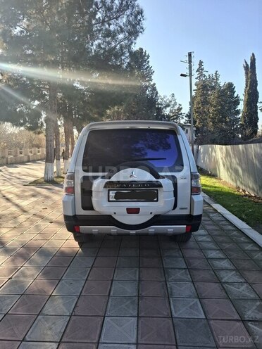 Mitsubishi Pajero 2008, 180,370 km - 3.0 л - Ucar