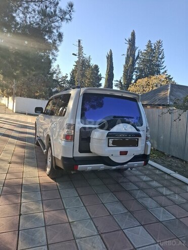 Mitsubishi Pajero 2008, 180,370 km - 3.0 л - Ucar
