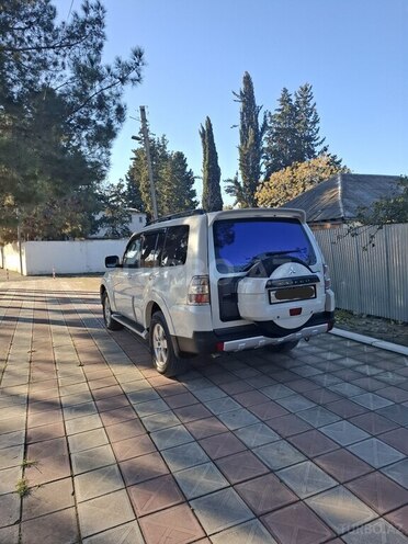 Mitsubishi Pajero 2008, 180,370 km - 3.0 л - Ucar