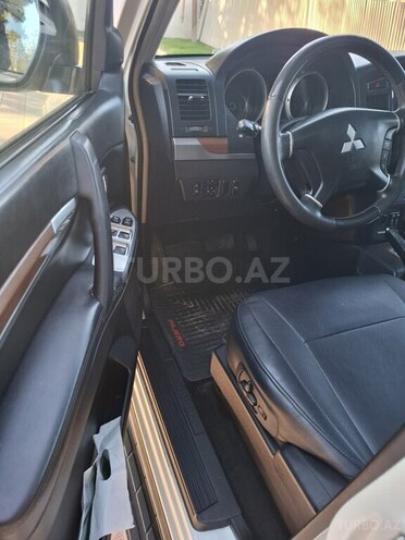 Mitsubishi Pajero 2008, 180,370 km - 3.0 л - Ucar