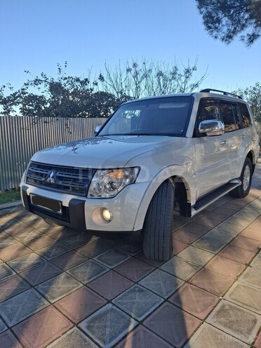 Mitsubishi Pajero 2008, 180,370 km - 3.0 л - Ucar