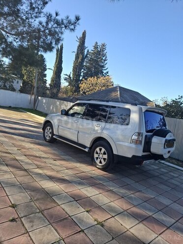 Mitsubishi Pajero 2008, 180,370 km - 3.0 л - Ucar