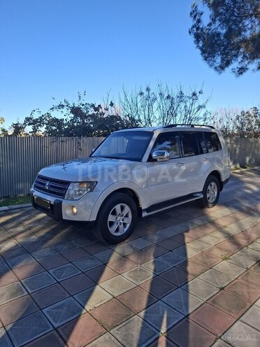 Mitsubishi Pajero 2008, 180,370 km - 3.0 л - Ucar