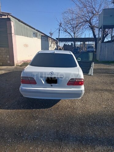 Mercedes E 240 2000, 150,000 km - 2.4 l - Ağcabədi