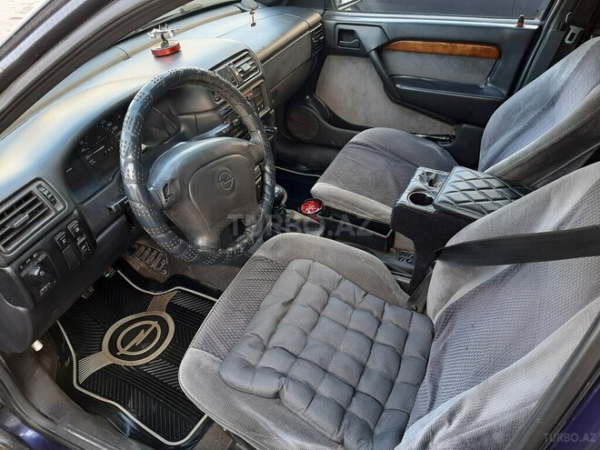 Opel Vectra 1995, 443,000 km - 2.0 л - Bakı