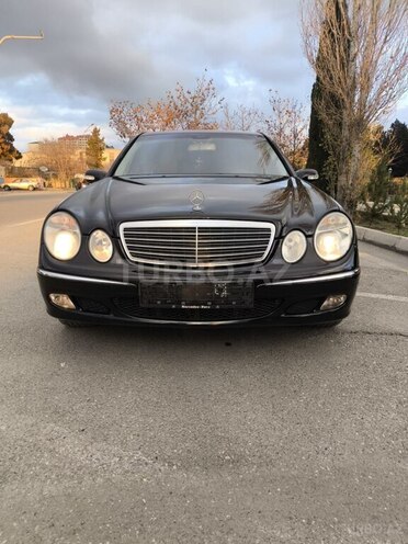 Mercedes E 270 2002, 246,000 km - 2.7 l - Bakı
