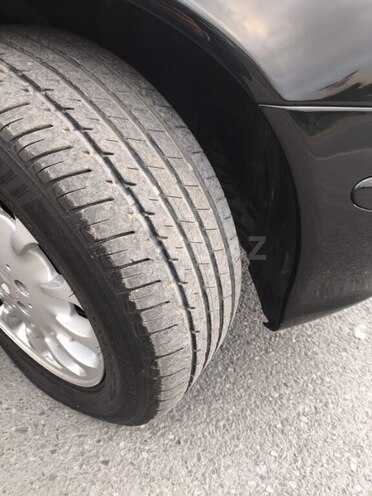 Mercedes E 270 2002, 246,000 km - 2.7 l - Bakı
