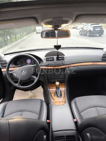 Mercedes E 270 2002, 246,000 km - 2.7 l - Bakı
