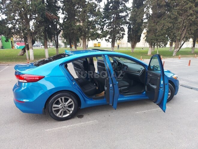 Hyundai Elantra 2017, 130,000 km - 2.0 л - Bakı