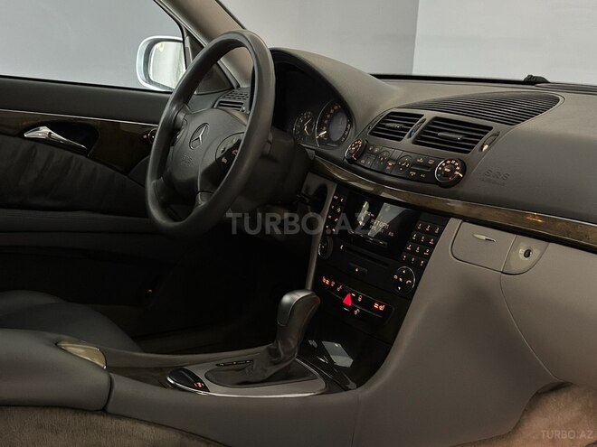 Mercedes E 270 2003, 328,000 km - 2.7 l - Bakı