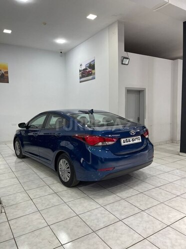 Hyundai Elantra-6