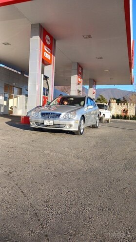 Mercedes C 240 2005, 267,700 km - 2.6 l - Şəki