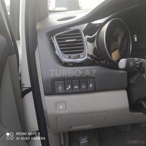 Kia Carnival 2015, 212,000 km - 2.2 l - Bakı