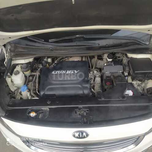 Kia Carnival 2015, 212,000 km - 2.2 l - Bakı