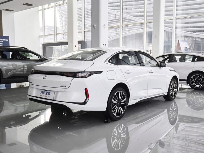Changan Qiyuan A05 2024, 0 km - 1.5 л - Bakı