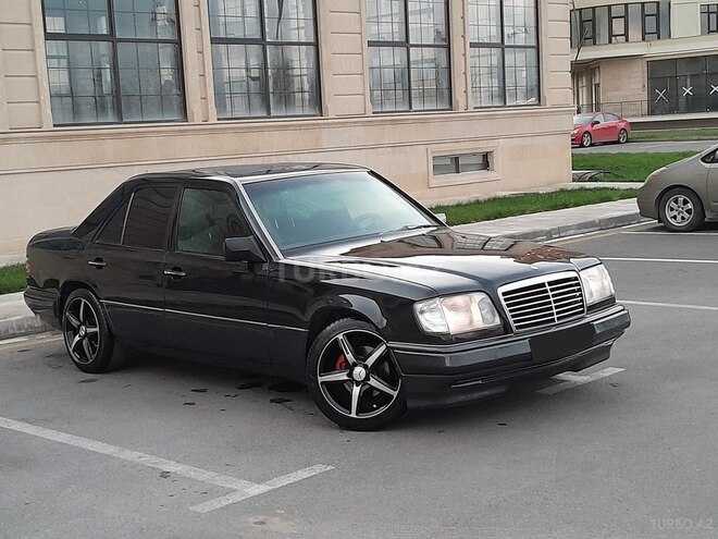 Mercedes E 220 1994, 335,432 km - 2.2 л - Sumqayıt