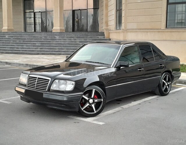 Mercedes E 220 1994, 335,432 km - 2.2 л - Sumqayıt