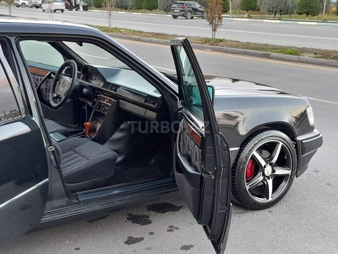 Mercedes E 220 1994, 335,432 km - 2.2 л - Sumqayıt