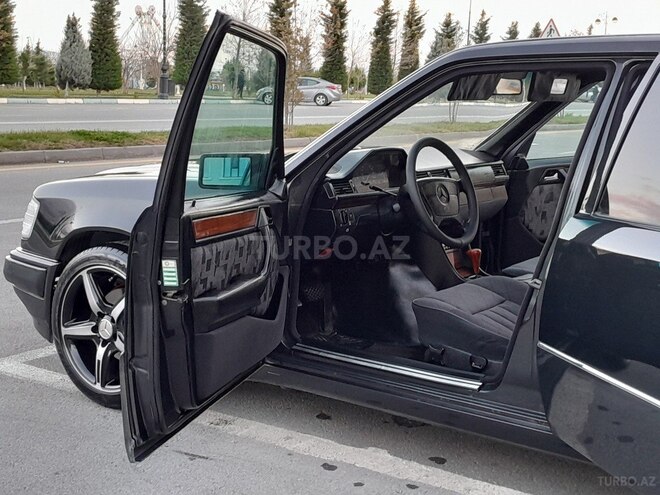 Mercedes E 220 1994, 335,432 km - 2.2 л - Sumqayıt