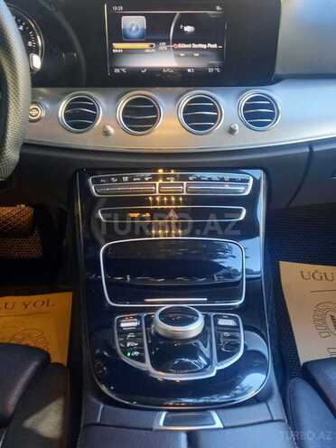 Mercedes E 220 d 2016, 242,000 km - 2.0 l - Bərdə