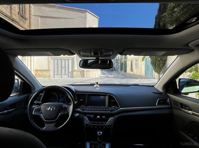 Hyundai Elantra 2018, 63,000 km - 2.0 l - Bakı