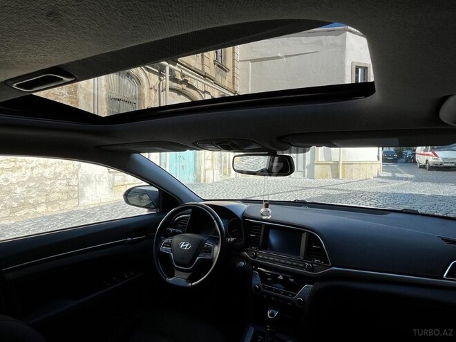 Hyundai Elantra 2018, 63,000 km - 2.0 l - Bakı