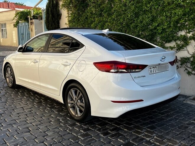 Hyundai Elantra 2018, 63,000 km - 2.0 l - Bakı
