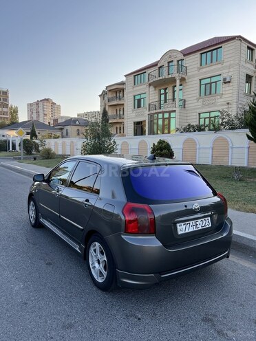 Toyota Corolla 2004, 240,000 km - 1.4 l - Bakı