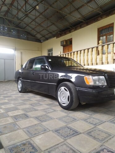 Mercedes E 200 d 1988, 568,007 km - 2.0 l - Gəncə