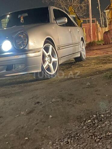 Mercedes E 220 d 1999, 366,500 km - 2.2 л - Bakı