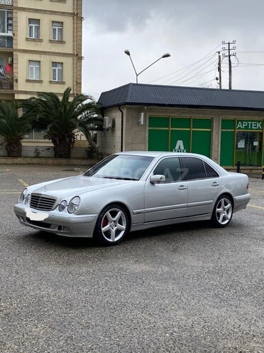 Mercedes E 220 d 1999, 366,500 km - 2.2 л - Bakı