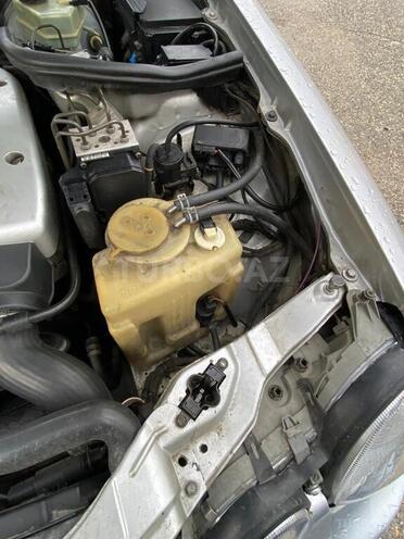 Mercedes E 220 d 1999, 366,500 km - 2.2 л - Bakı