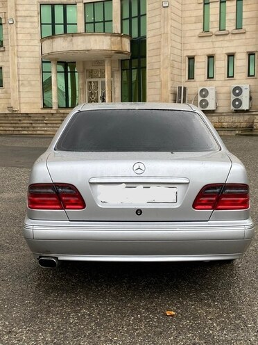 Mercedes E 220 d 1999, 366,500 km - 2.2 л - Bakı