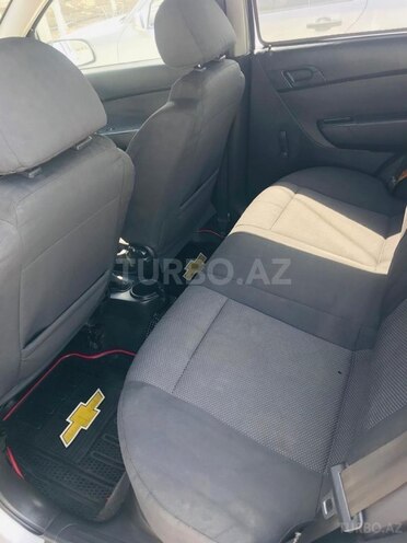 Chevrolet Aveo-6