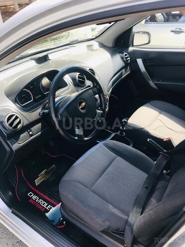 Chevrolet Aveo-5